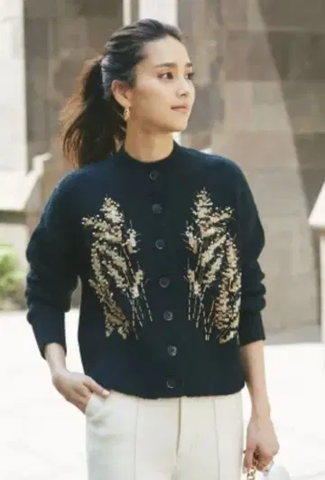 세븐틴 자수 니트 가디건 S