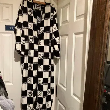 새상품 스누피 착용 담요 가운 쿠션