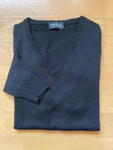 [ JOHN SMEDLEY ] 영국제 V넥 스웨터 BLACK: S