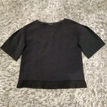 Noble 네이비 플리츠 상의