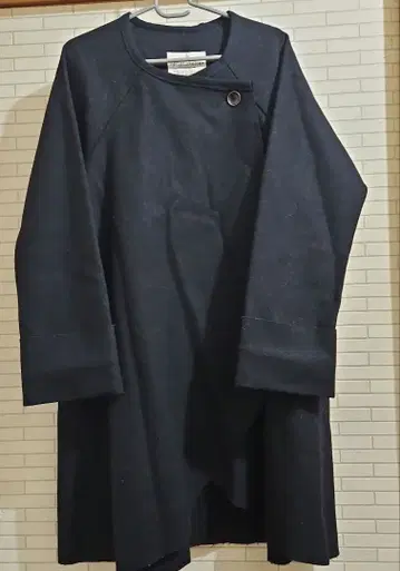 울 블랙 래글런 슬리브 코트