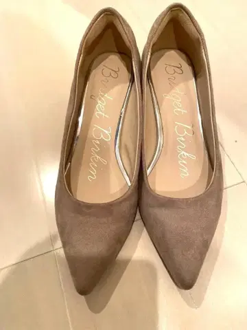 브리짓 버킨 스웨이드 비쥬 힐 펌프스