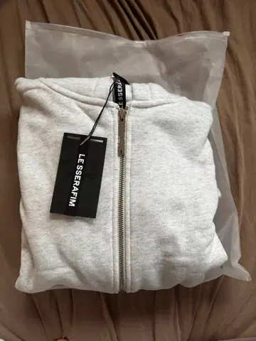 LESSERAFIM 그레이 집업 후드티