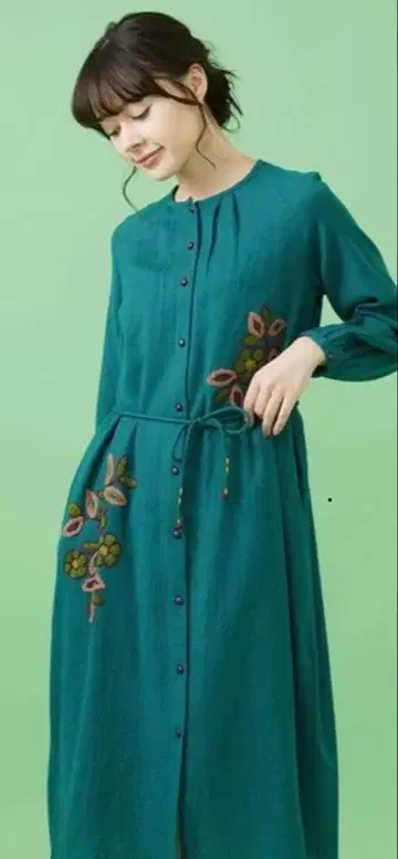 이번 시즌 미사용 새상품 호코모모라 Calle 인도 자수 원피스