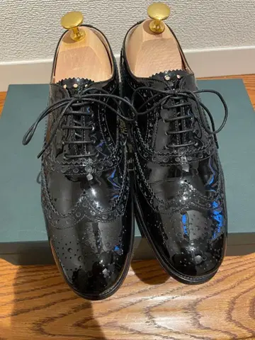 처치스 블랙 에나멜