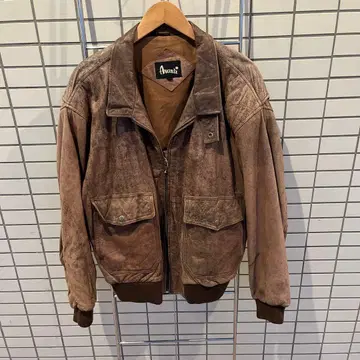 옷깃에 Avanti 로고가 들어간 가죽 MA-1 블루종