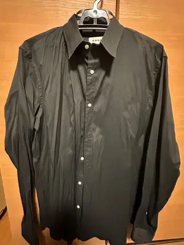 플라스테 블랙 긴팔 셔츠