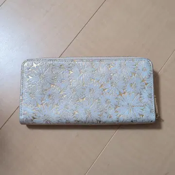 꽃무늬 장지갑 화이트