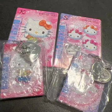 러브 앤 베리 헬로키티 콜라보 시크릿 참 & 카드