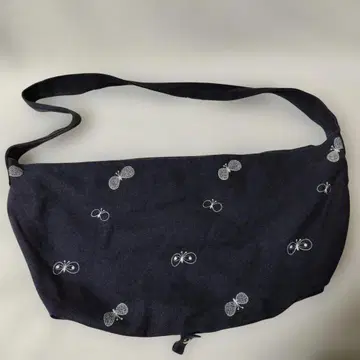 미나 페르호넨 바디백 ~나비