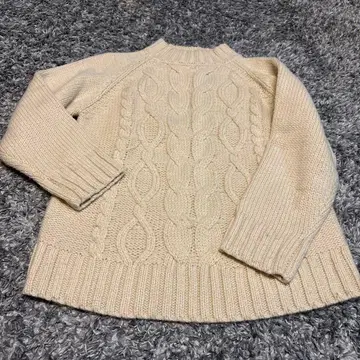 tumugu: 아이보리 케이블 니트 스웨터