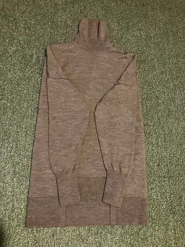 JOURNALSTANDARD regime 브라운 터틀넥 스웨터