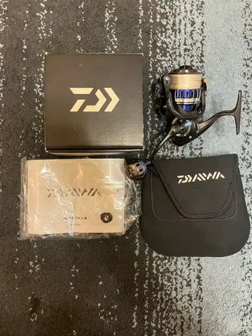 DAIWA SALTIGA 4000 스피닝 릴