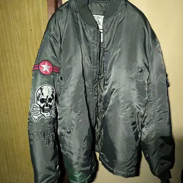 아비렉스 MA1 와펜 스컬