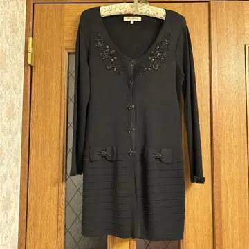 슈퍼 뷰티 42 블랙 자수 가디건