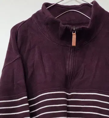 퍼플 스트라이프 하프 지퍼 니트