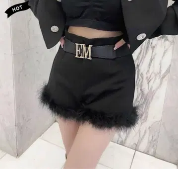 밑단 퍼 하이웨스트 숏팬츠 elmyu