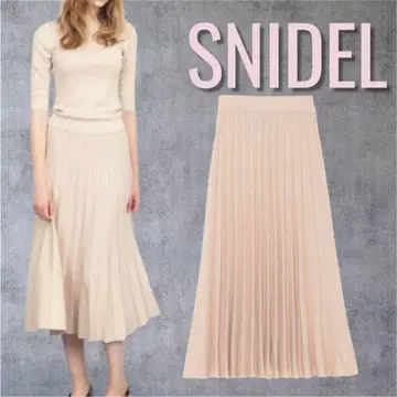 스나이델 SNIDEL 라메 플리츠 니트 스커트 정가 11,440엔