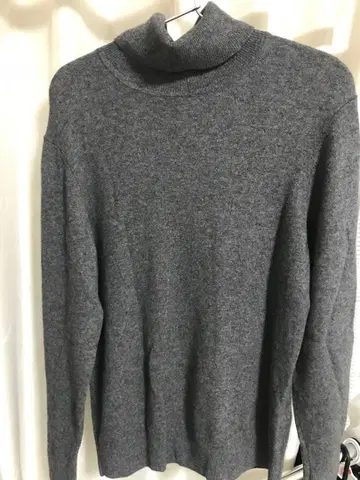 유니클로 캐시미어 터틀넥 스웨터 그레이