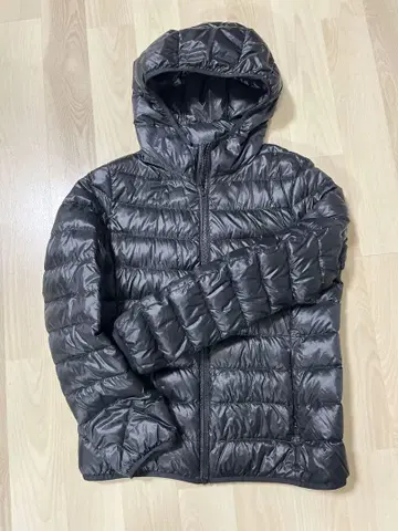 UNIQLO 블랙 후드 부착 다운 자켓 유니클로