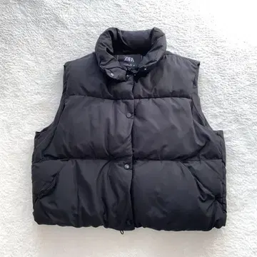 새상품 ZARA 자라 퍼프 베스트 블랙 L 사이즈
