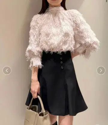 스나이델 자카드 볼륨 블라우스