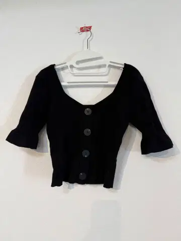 MOUSSY 블랙 버튼 반팔 상의