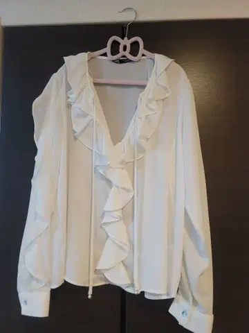 ZARA 프릴 디테일 화이트 긴팔 블라우스 S