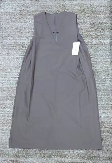 슬리브리스 V넥 원피스