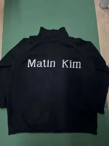 마뗑킴 블랙 하이넥 점퍼 사이즈 L