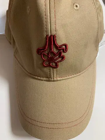 Round Embroidery Logo Cap