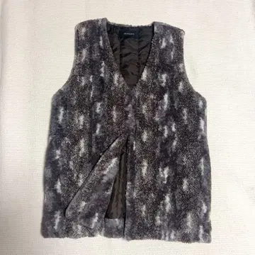 새상품급 JEANASIS 지나시스 절개 패턴 퍼 베스트 퍼 보아 절개