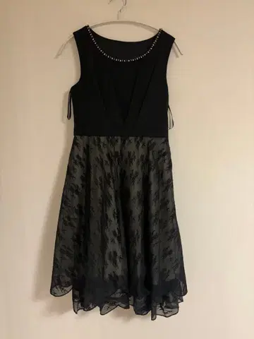 블랙 드레스 사이즈 38 비쥬 포함