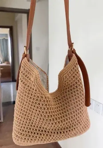 베이지 크로셰 뜨개질 숄더백