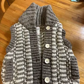 PERU KNIT 후드 부착 니트 베스트