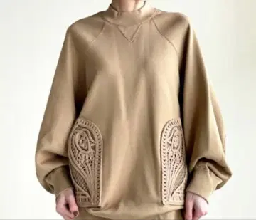 Mame Kurogouchi 베이지 맨투맨