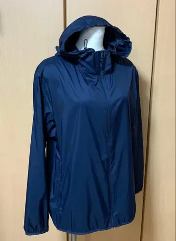 유니클로 UNIQLO 여성용 윈드 브레이커 네이비 XXL 후드