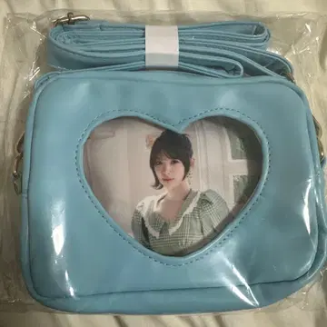 ILLIT 민지 아이릿 플래티넘 잡화 숄더 파우치