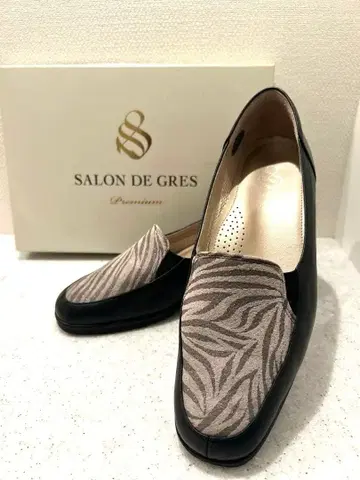 살롱 드 그레의 펌프스