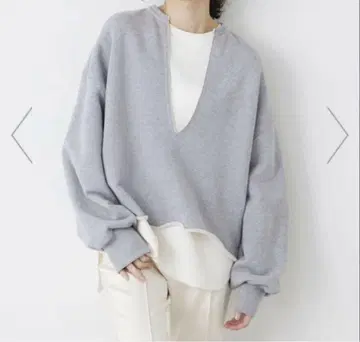 Whim Gazette 맨투맨 V넥 풀오버