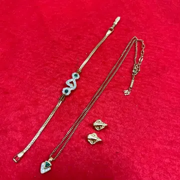 미키 다이아몬드풍 골드 팔찌