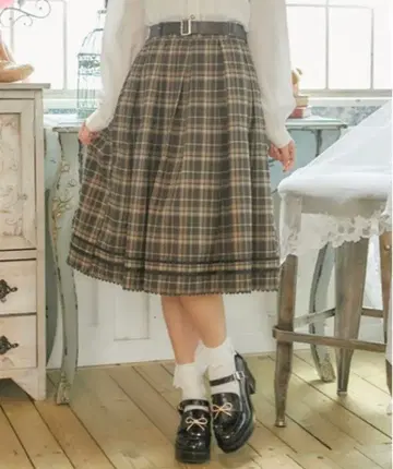 axes femme POETIQUE 벨트 부착 박스 턱 스커트