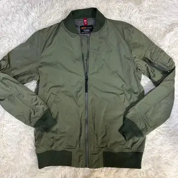 컨디션 최상 ALPHA MA-1 플라이트 자켓 (얇은 소재) 사이즈 XL