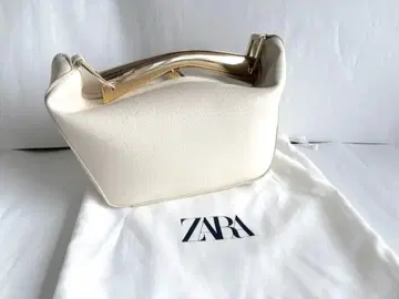 ZARA 화이트 메탈 핸들 버킷 백