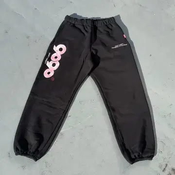 9090 OG 로고 리치 스웨트 팬츠