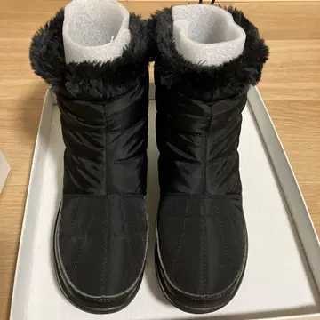 퍼 달린 블랙 숏부츠