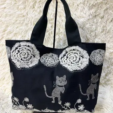 pjc 크로치 군 미나 페르호넨 토트백 블랙 꽃