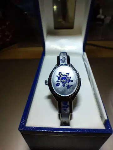 AndreMouche 안드레무슈 스위스산 뱅글 손목시계