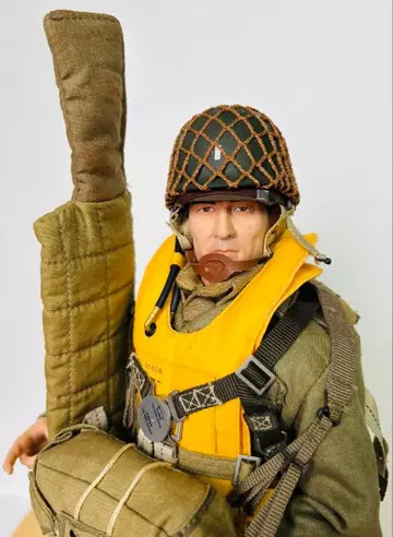 드래곤 모델즈 제101 공수사단 중위 프랭크 레어드 아인트호벤