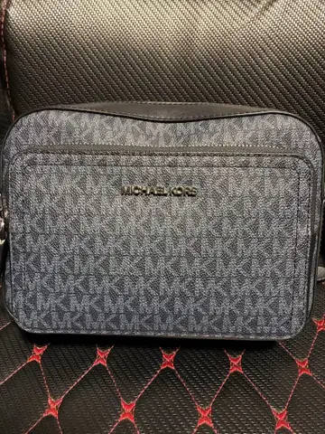 MICHAEL KORS 다크 블루 숄더백